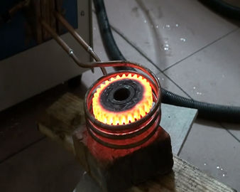 癒やすギヤ 360V-520V のための高性能 100KW の誘導加熱装置機械