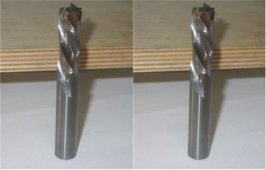 CNC の炭化物ビット マイクロ穀物の柔らかい木を切るための固体炭化物 3 のフルートの圧縮の螺線形ビット