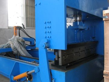 油圧アーチ機械0-10m/minを形作るひだが付く機械屋根のパネル ロール